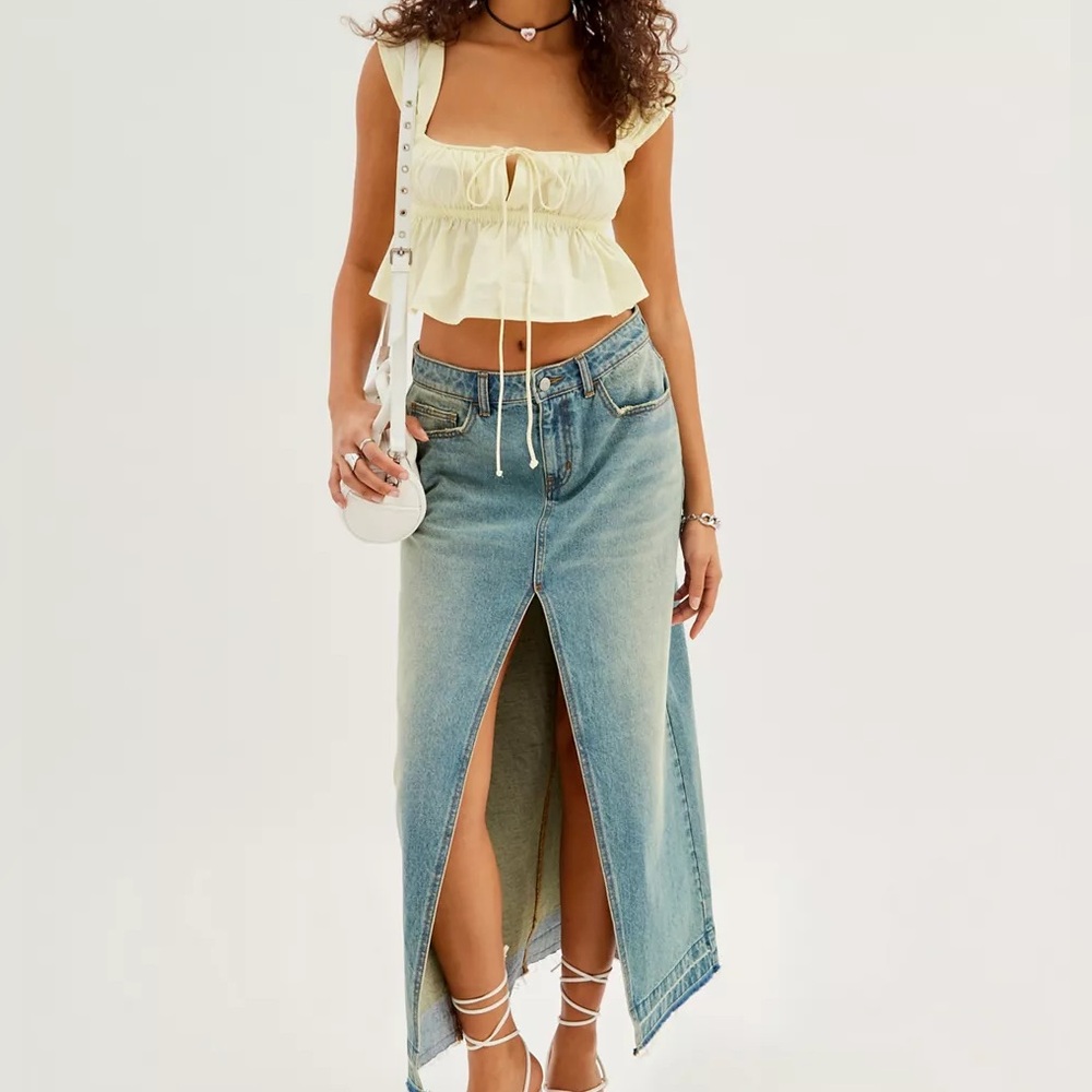 Urban outfitters Sophia soft yellow peplum top - size M - Picture 8 of 8